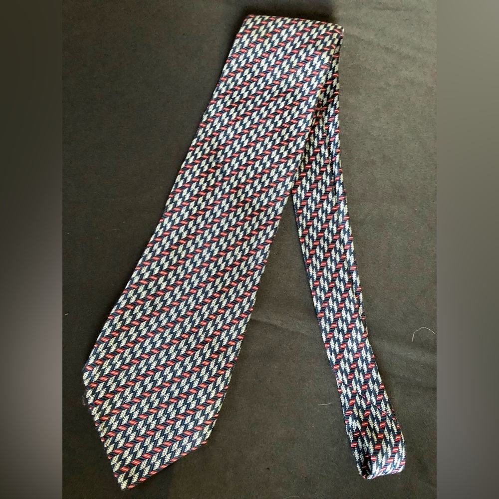 Giorgio Armani, Woven Stripe 100% Silk Tie in Navy, Red & White